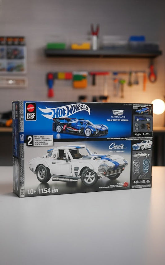 Hot Wheels Brick Shop Cadillac + Corvette, Set de Construcción